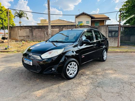 FORD FIESTA 1.6 ROCAM SEDAN 8V FLEX 4P MANUAL FORD FIESTA 1.6 ROCAM SEDAN 8V FLEX 4P MANUAL